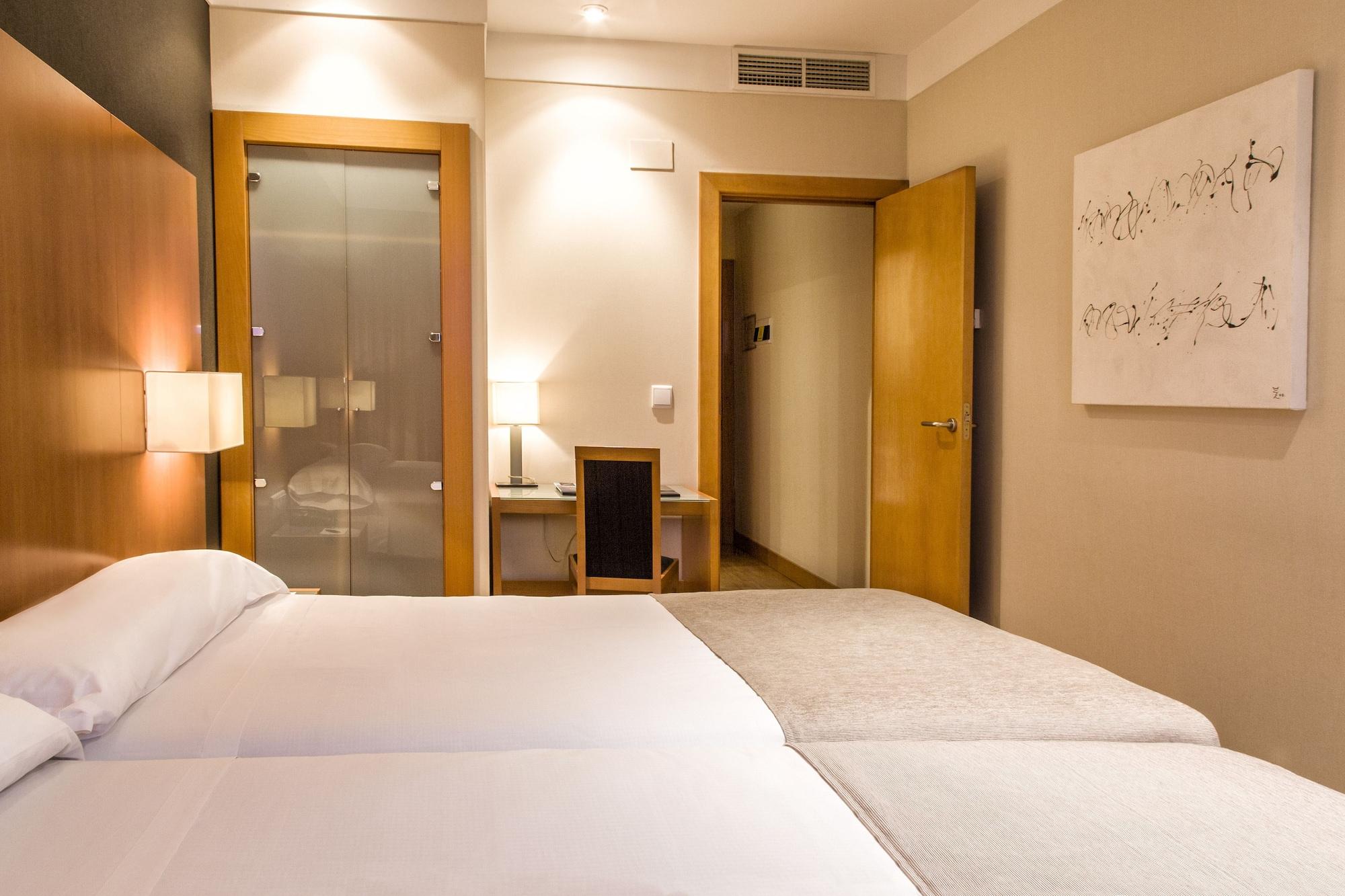Zenit Logrono Hotel Bagian luar foto