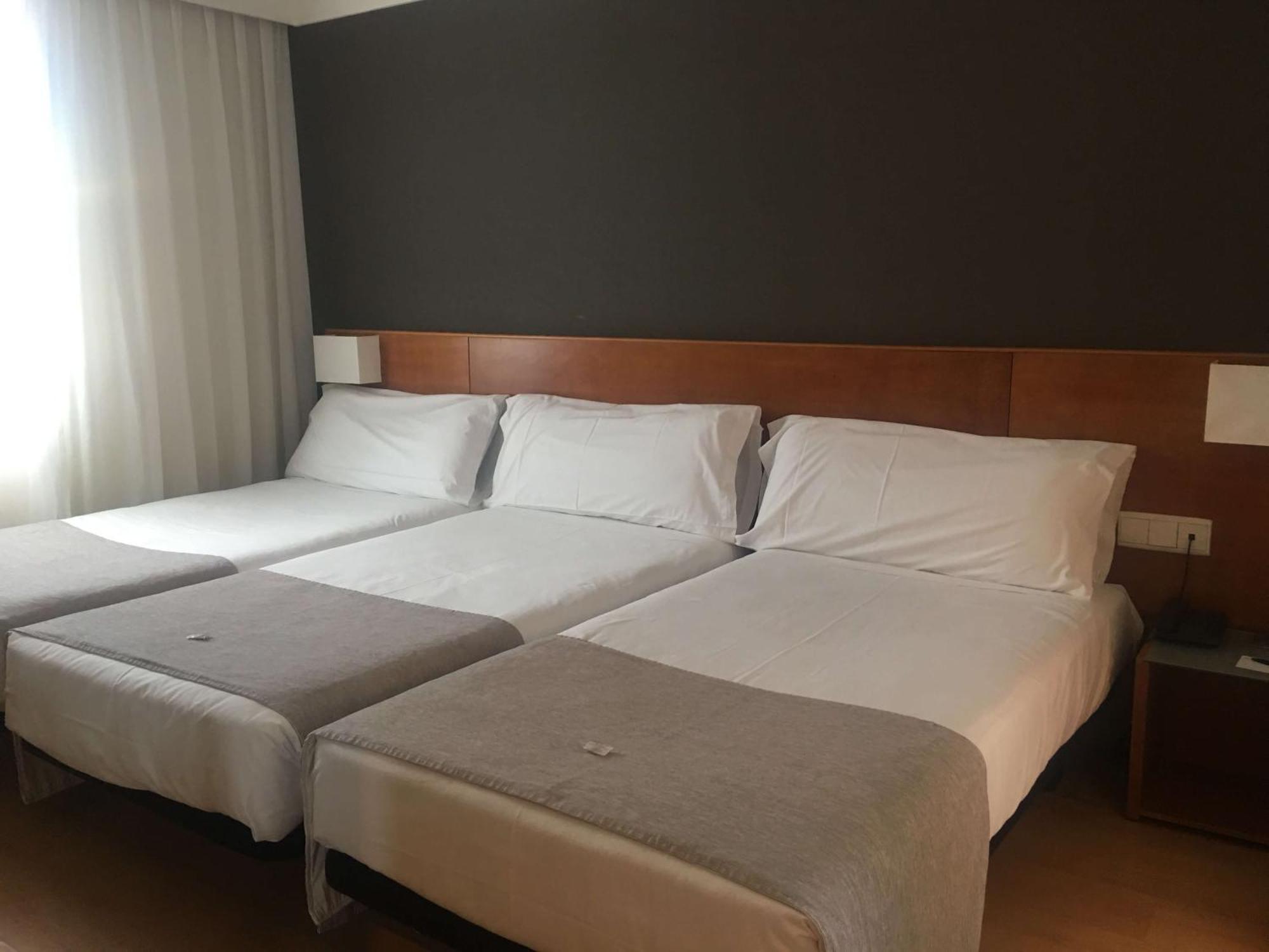 Zenit Logrono Hotel Bagian luar foto