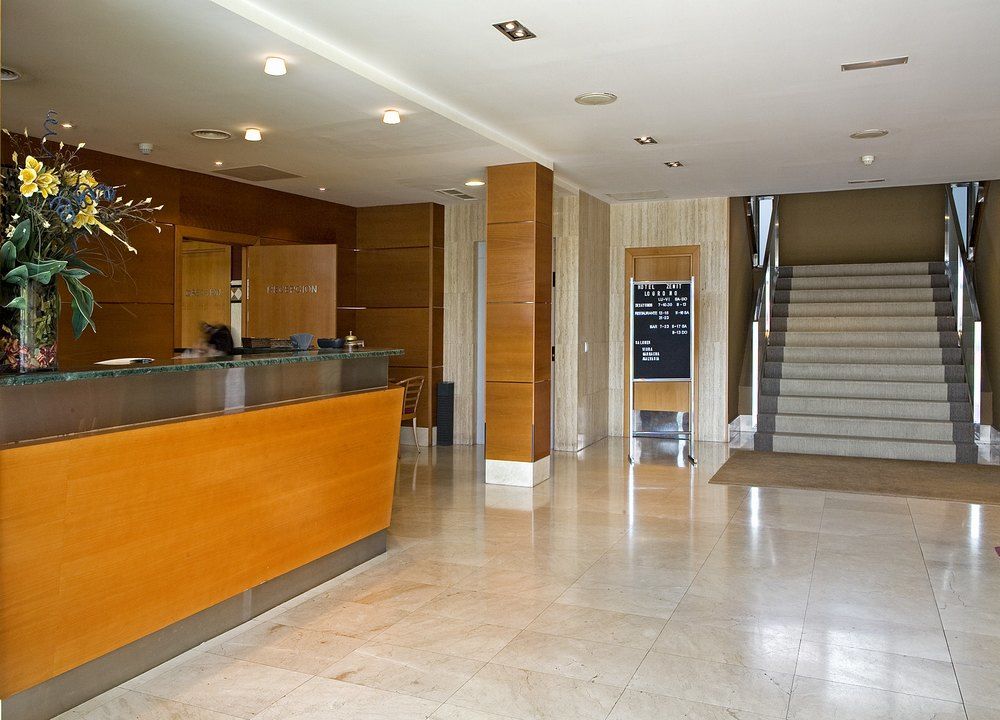 Zenit Logrono Hotel Bagian luar foto