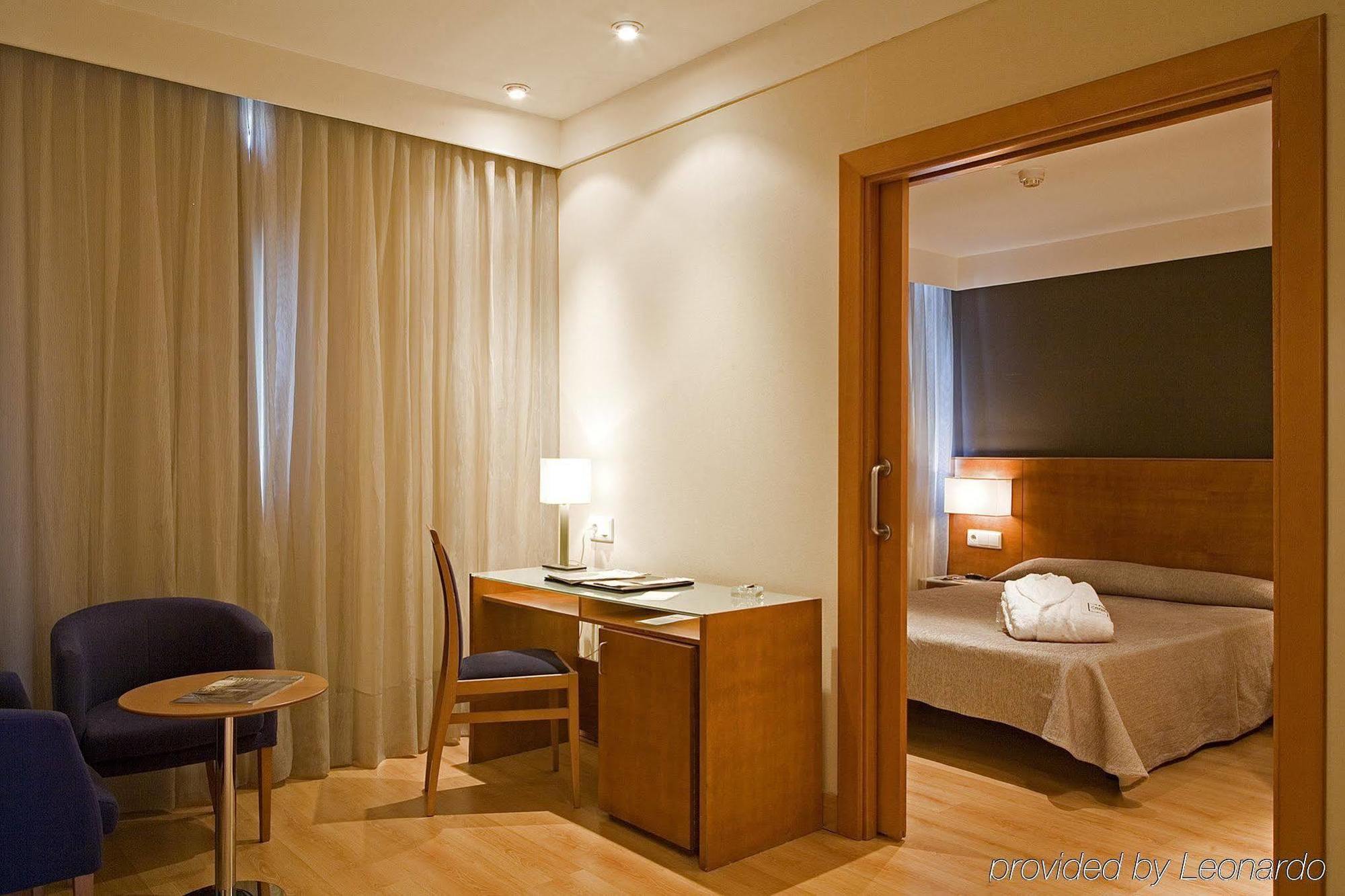 Zenit Logrono Hotel Bagian luar foto