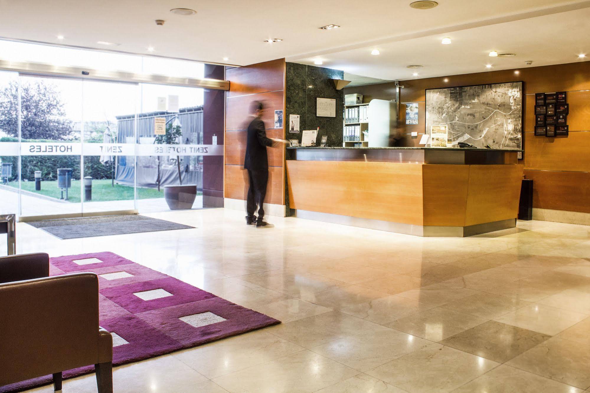 Zenit Logrono Hotel Bagian luar foto